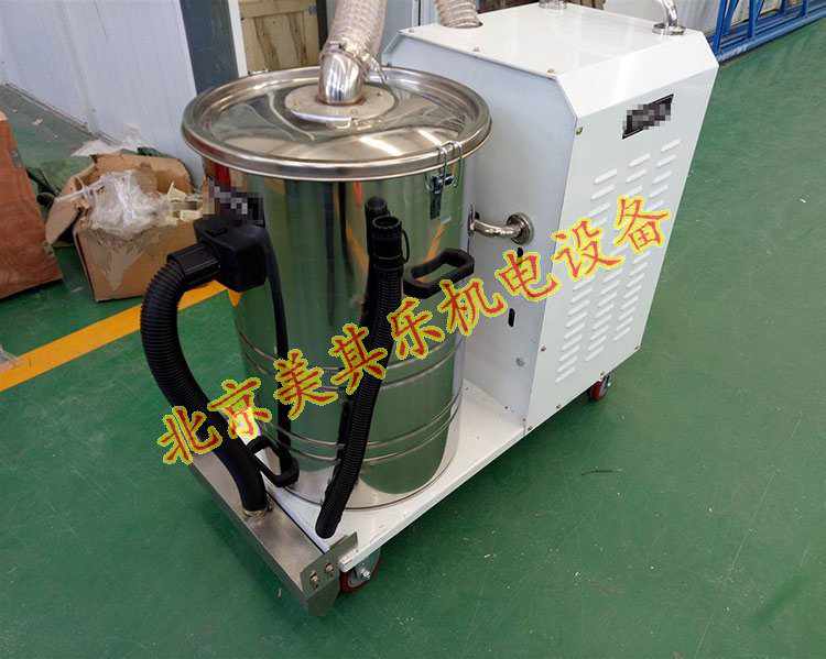 内置式工业吸尘器及风机实物图
